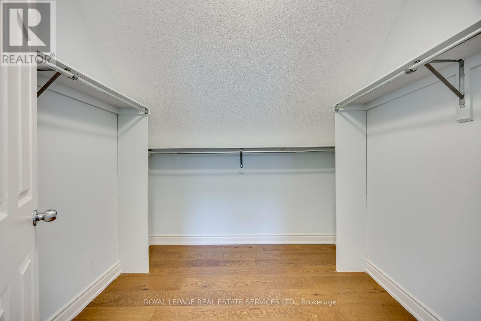6121 LEESIDE CRESCENT - Image 24