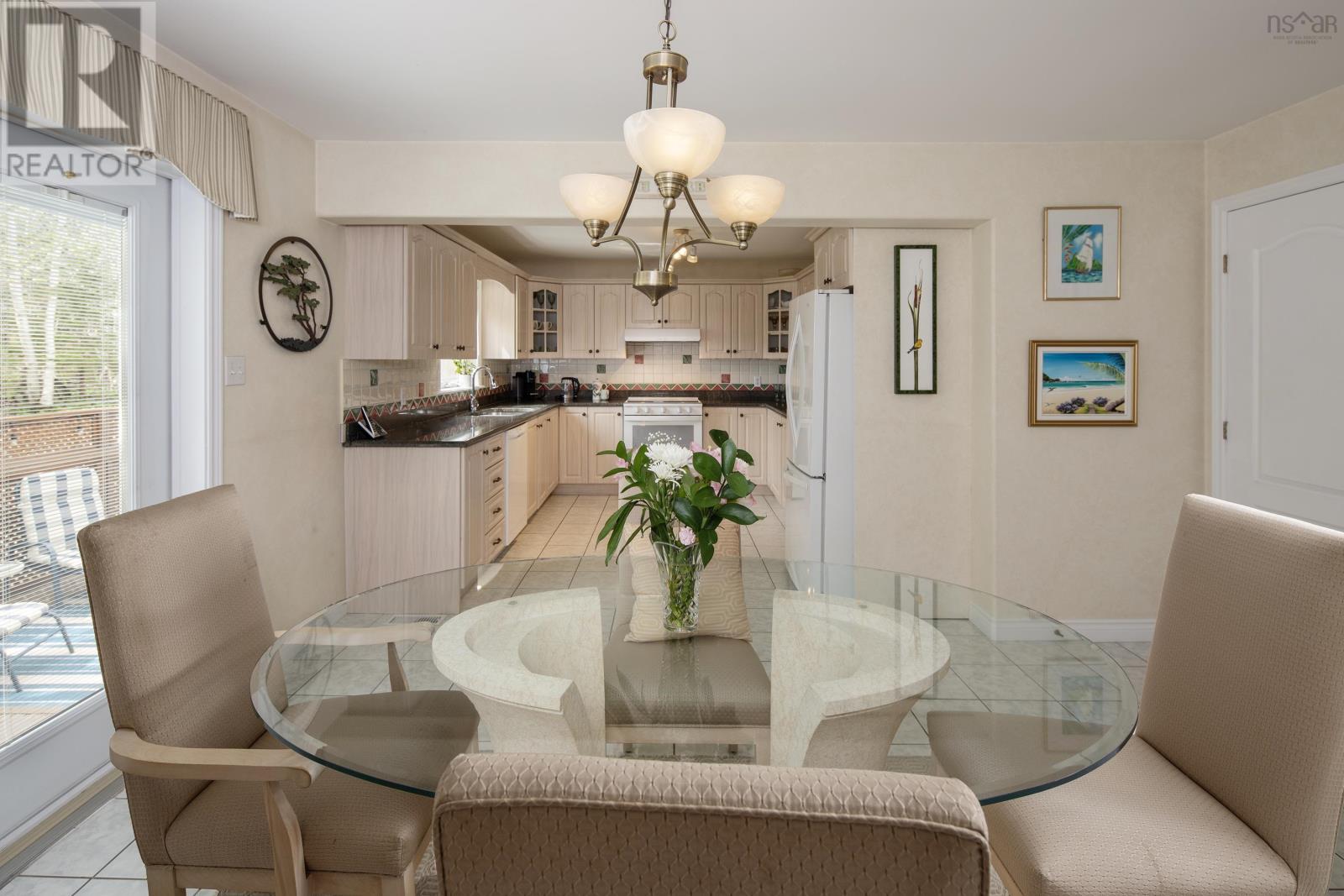 10 Blanchard Crescent - 16