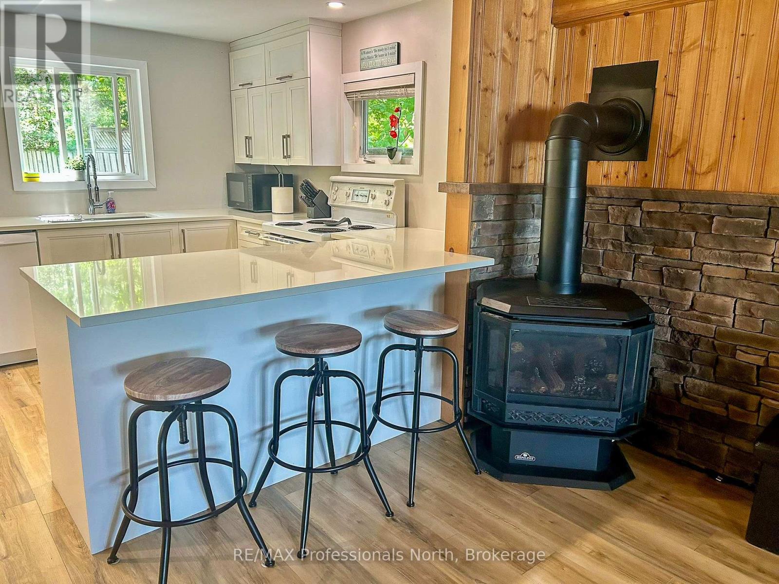 1129 COMAK CRESCENT - 8