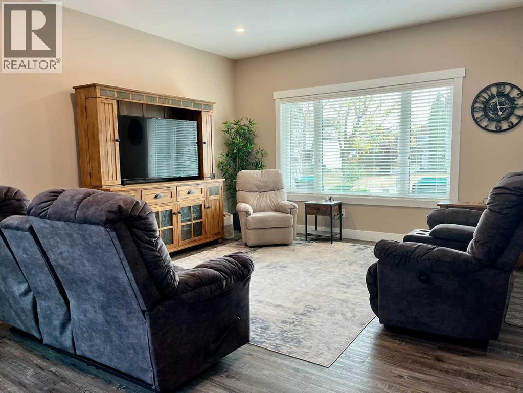 5132 54 Avenue - 5