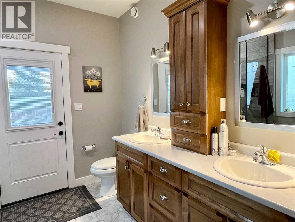 5132 54 Avenue - 14