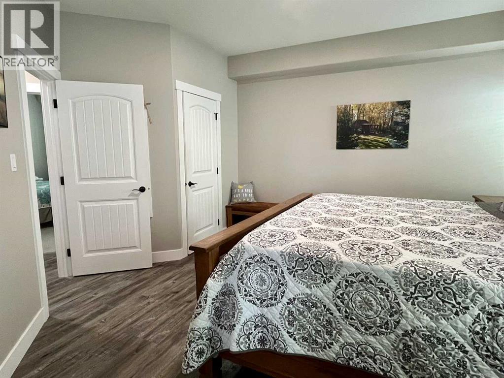 5132 54 Avenue - 11