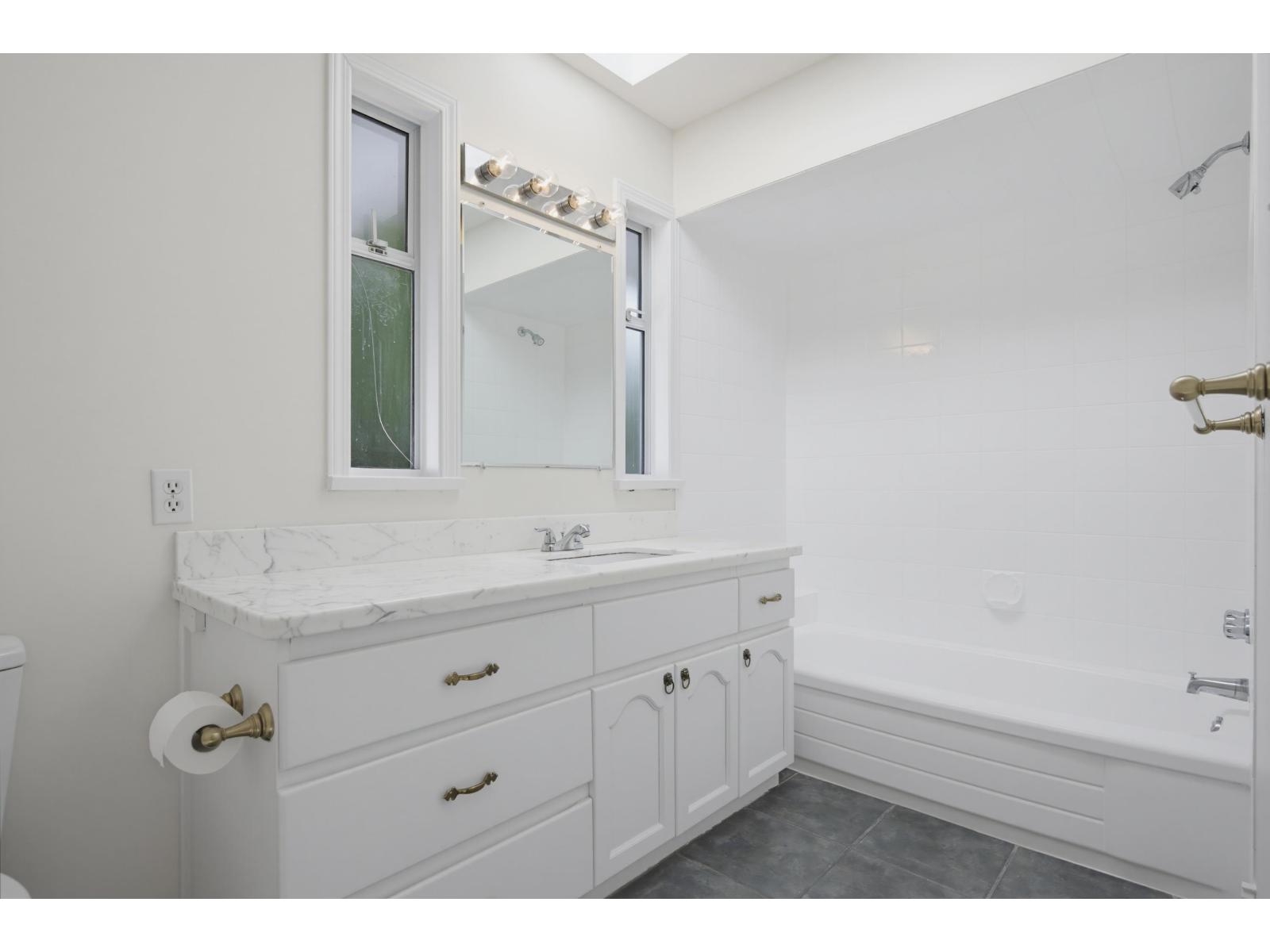 20324 94B AVENUE, Langley