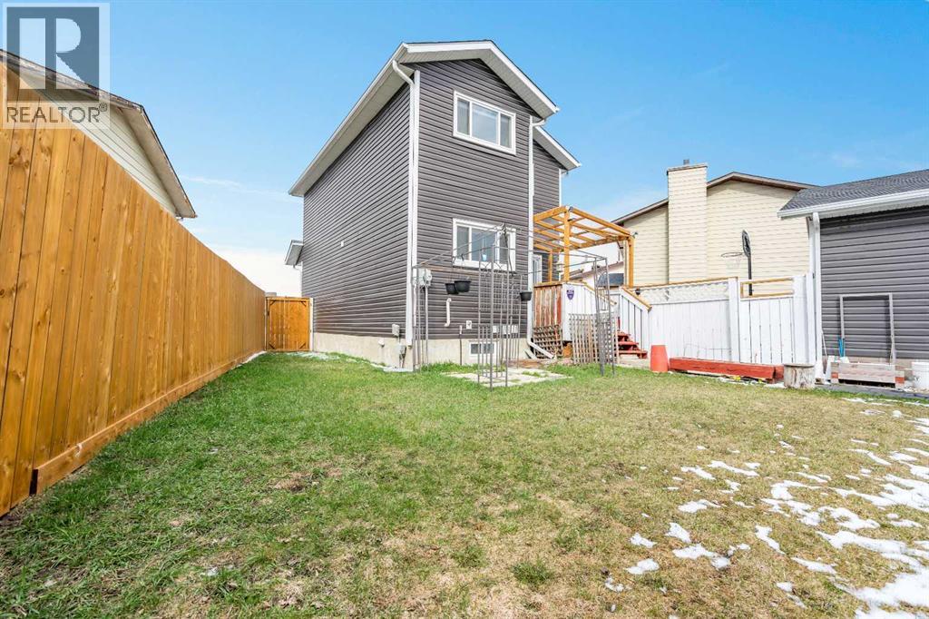 87 Castleglen Road NE - 25