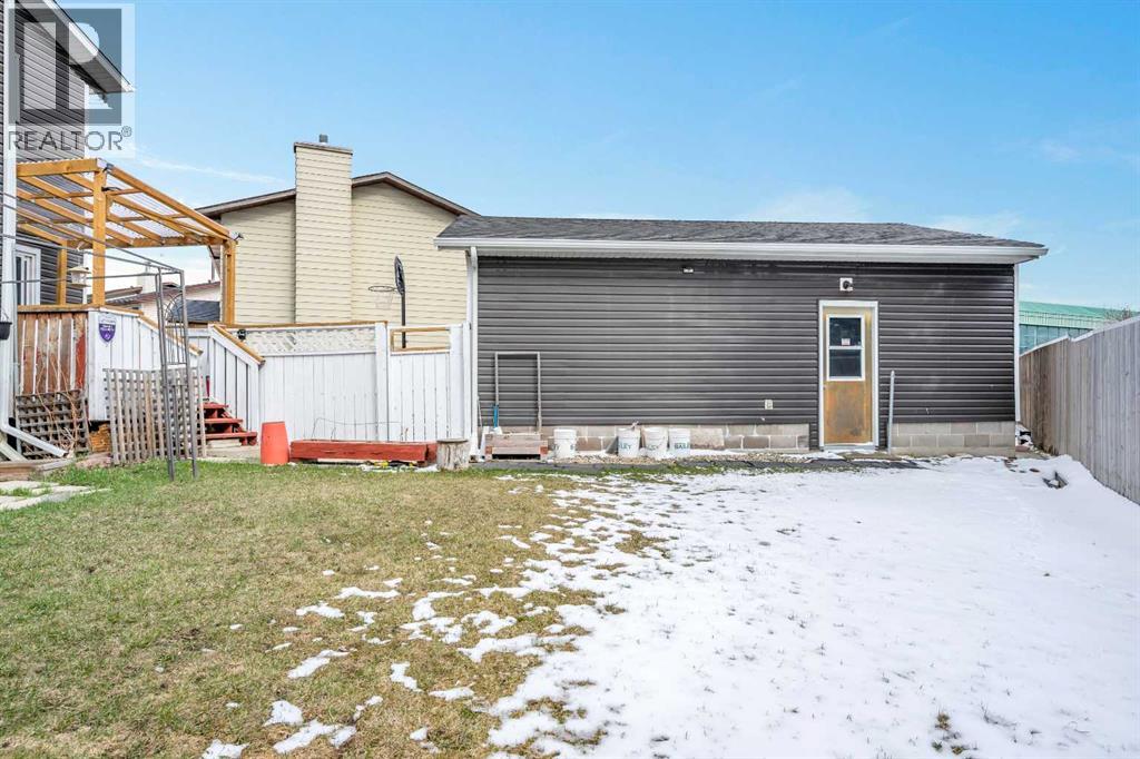87 Castleglen Road NE - 26