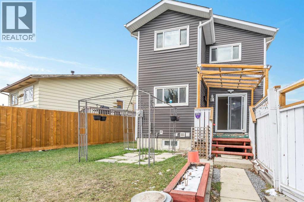 87 Castleglen Road NE - 27