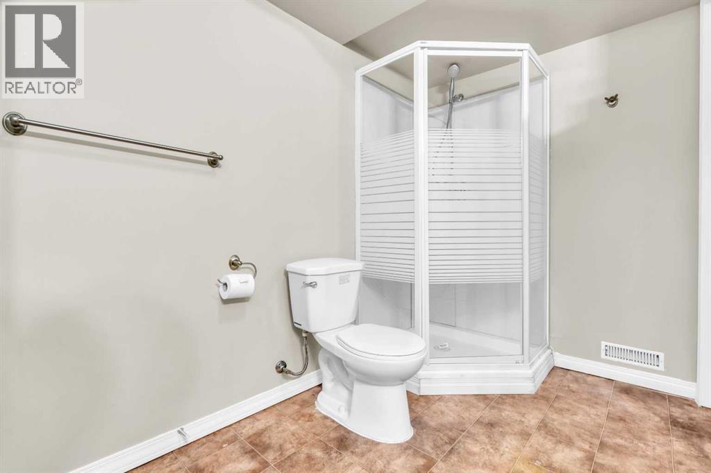 87 Castleglen Road NE - 24
