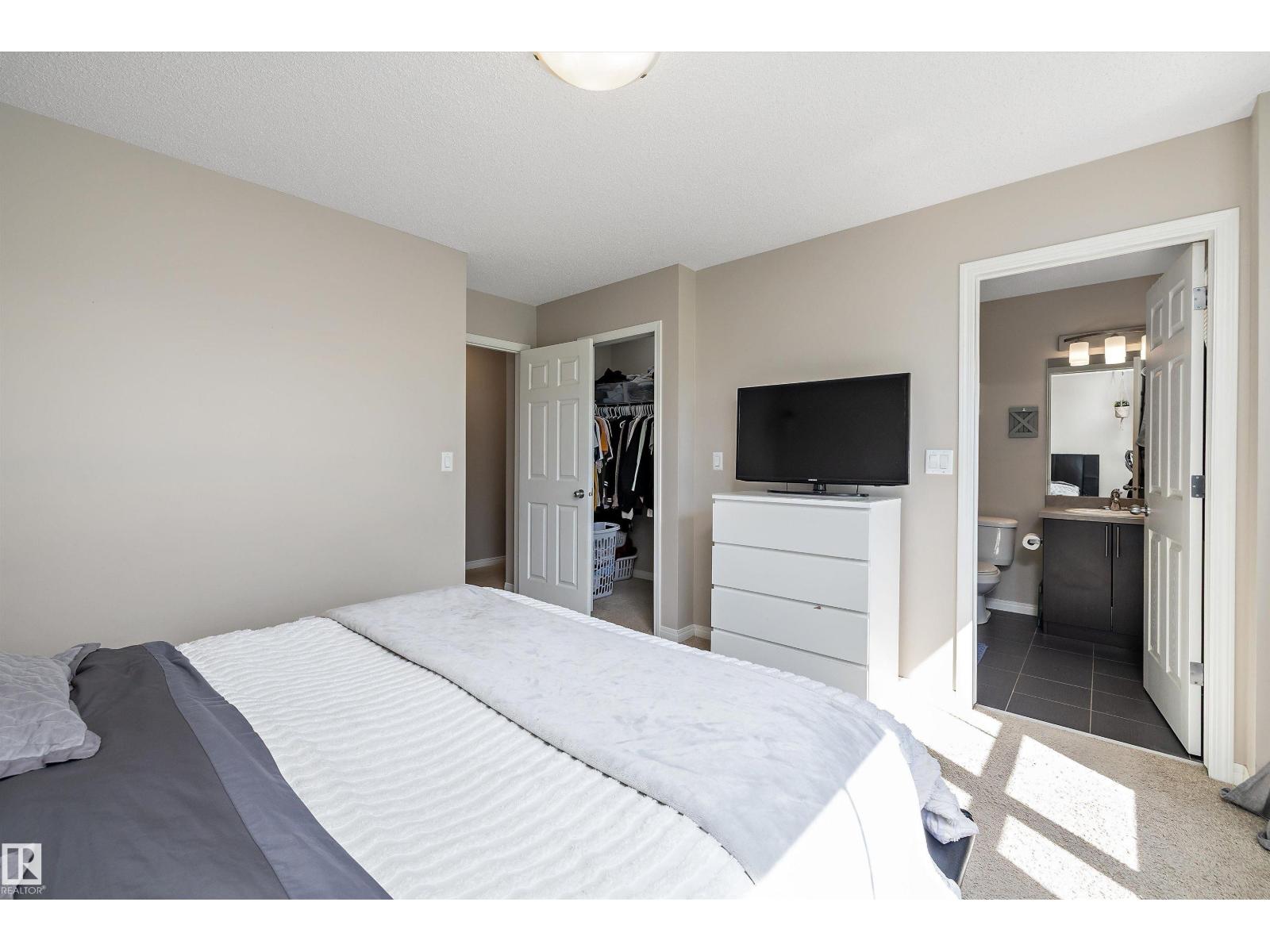1922 74 ST SW - 23