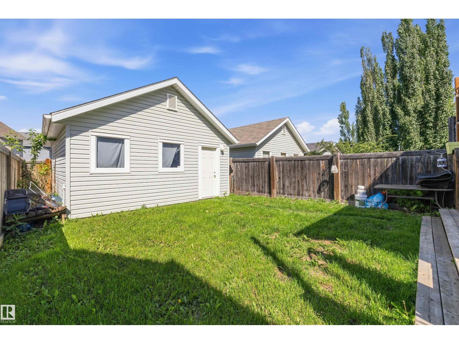 1922 74 ST SW - 36