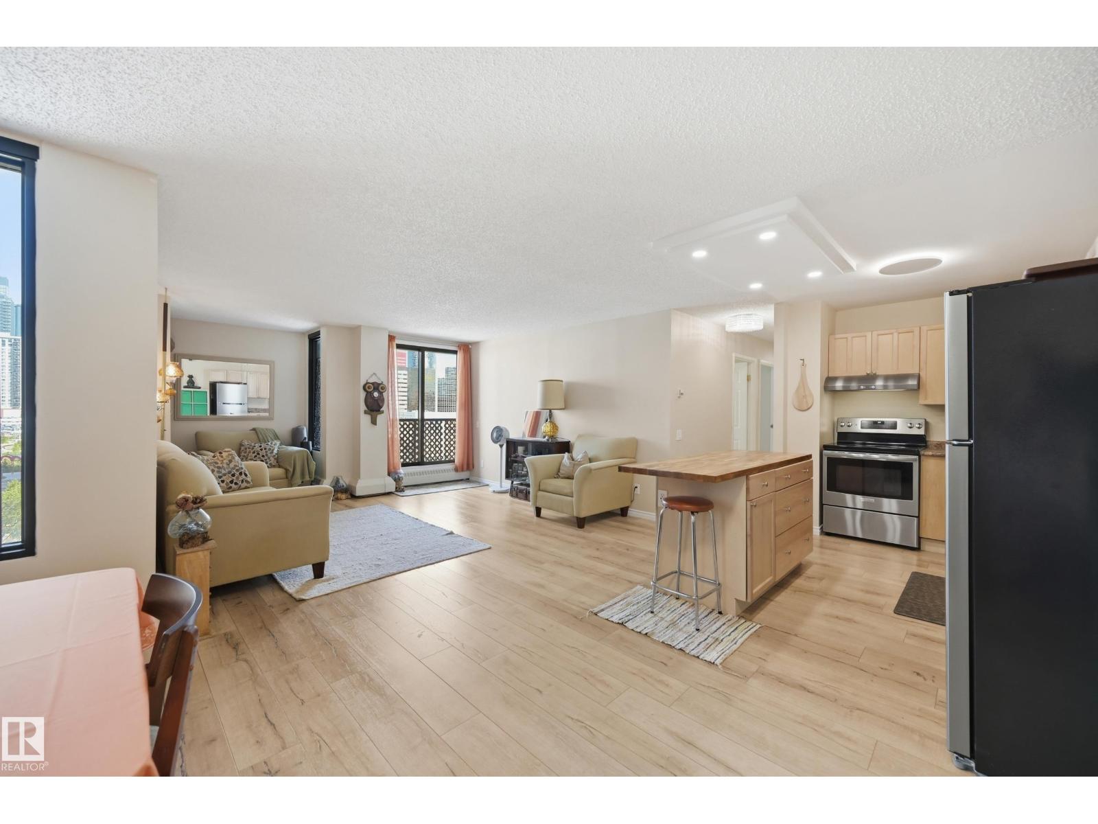 #601 10125 109 ST NW - 8