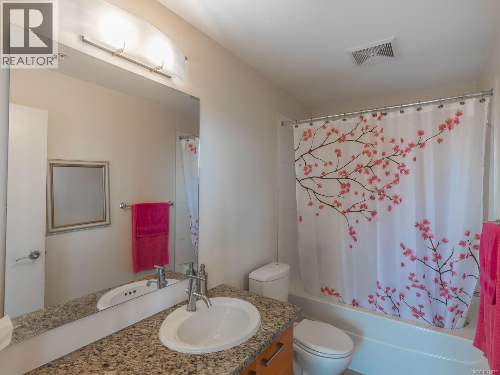 #1802 38 Front St - 10