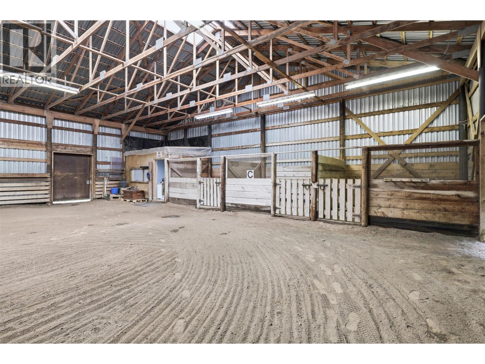 1642 Barnhartvale Road - 40