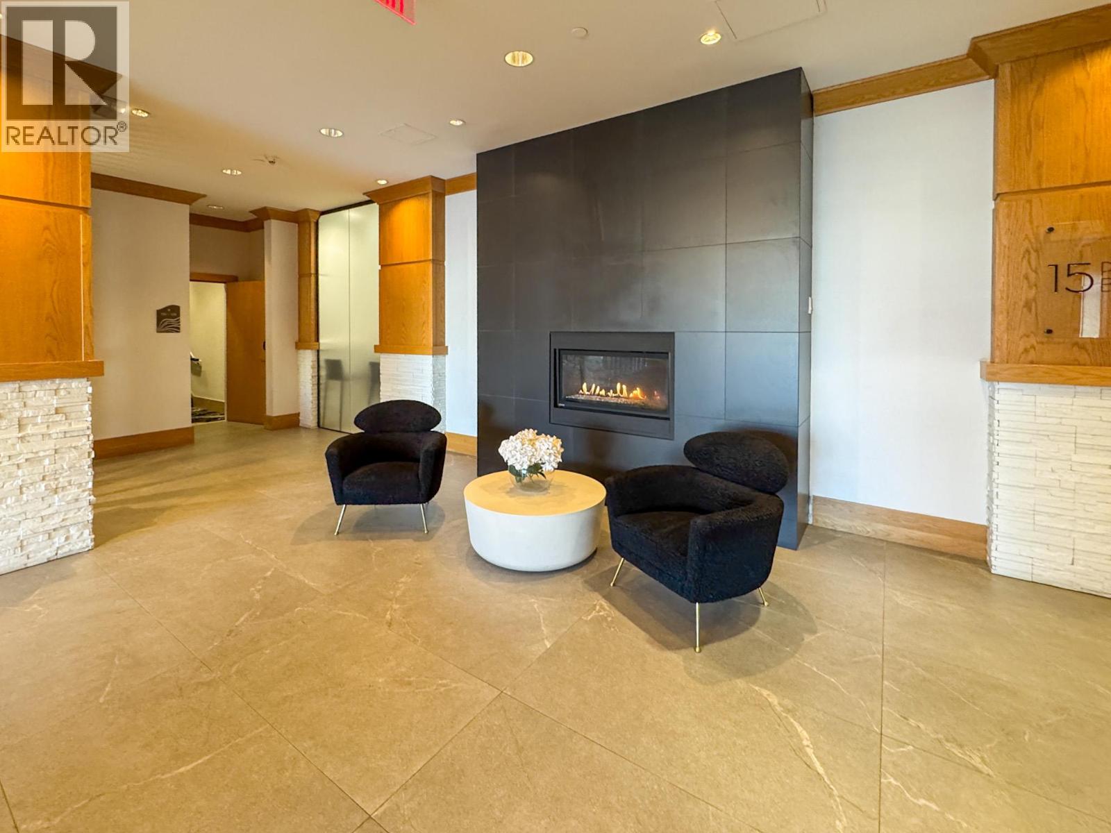 #408 15 Park Place - 14