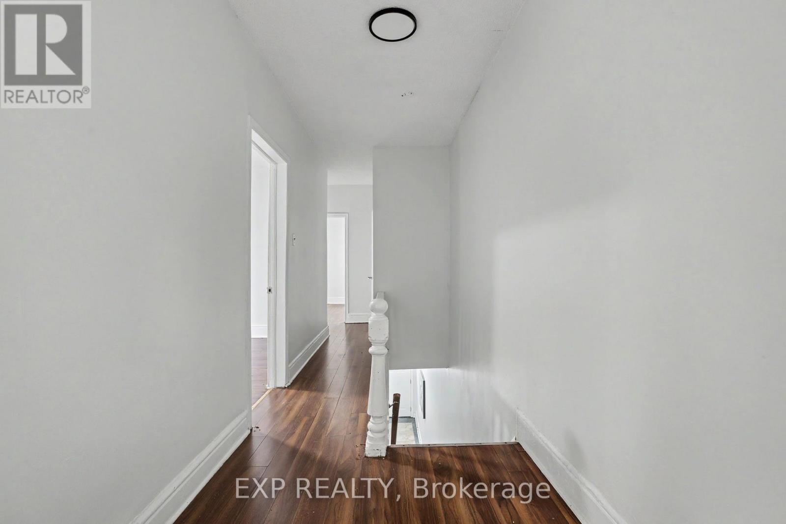 52 CATHCART STREET - 16