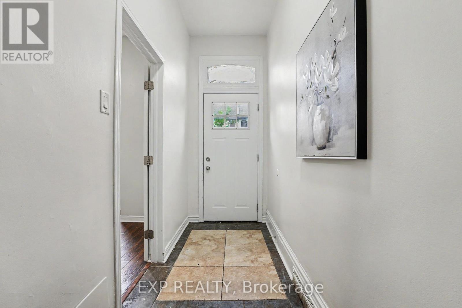 52 CATHCART STREET - 4
