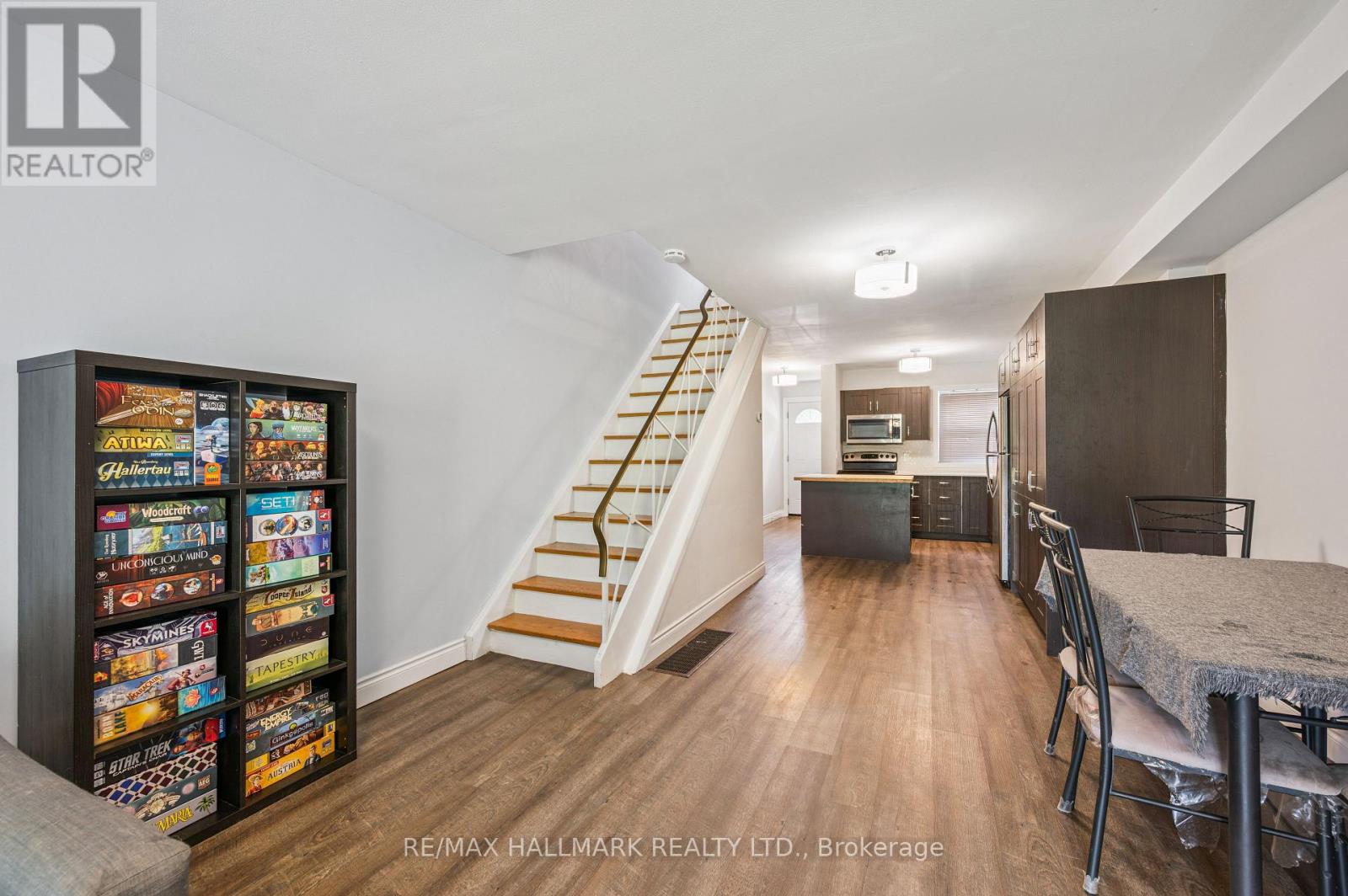 #25 288 WESTCOURT PLACE - 16