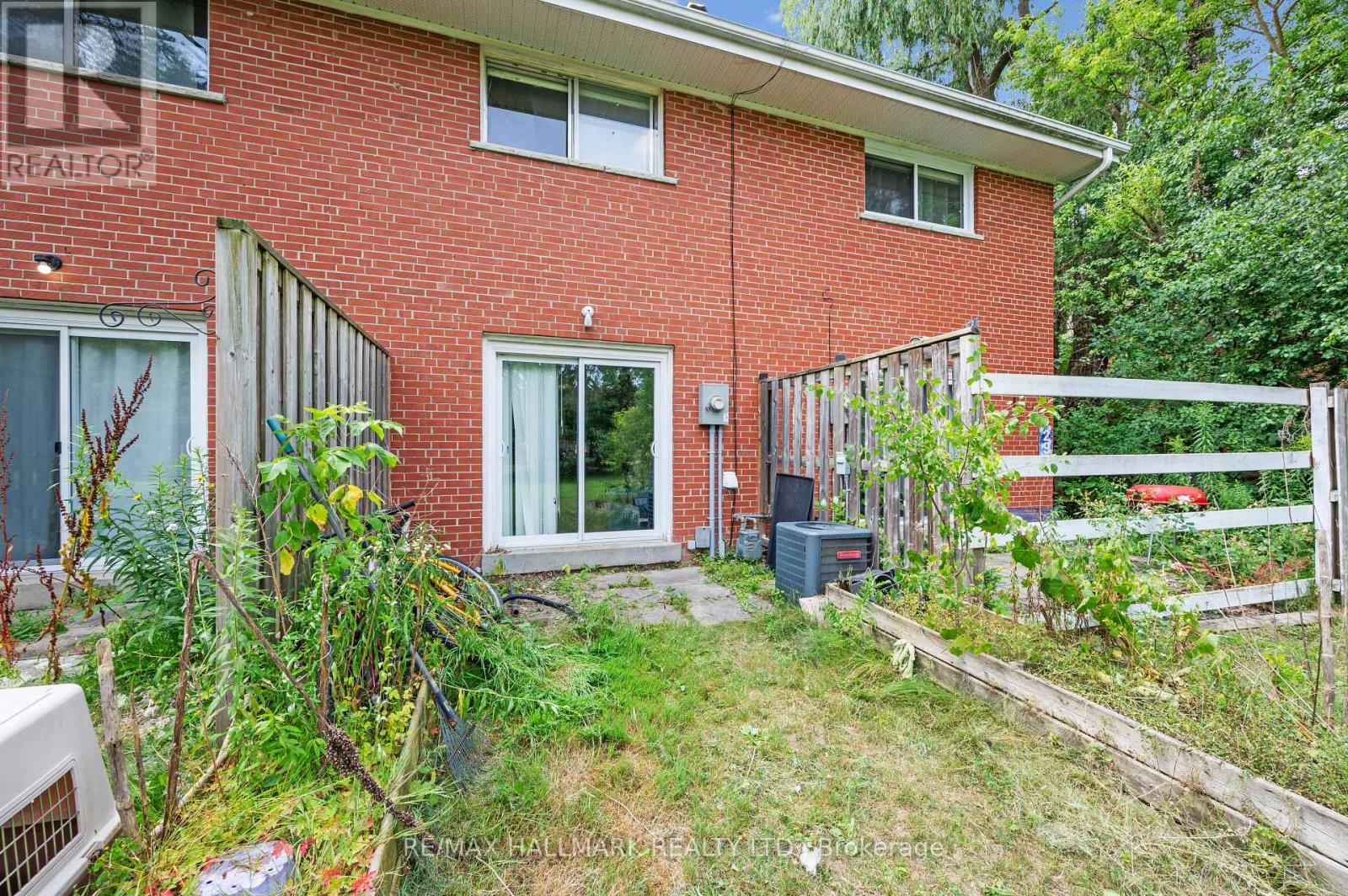 #25 288 WESTCOURT PLACE - 34