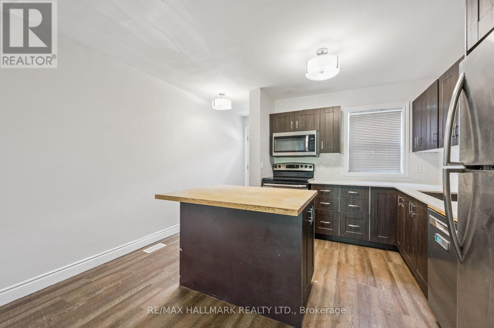 #25 288 WESTCOURT PLACE - 4