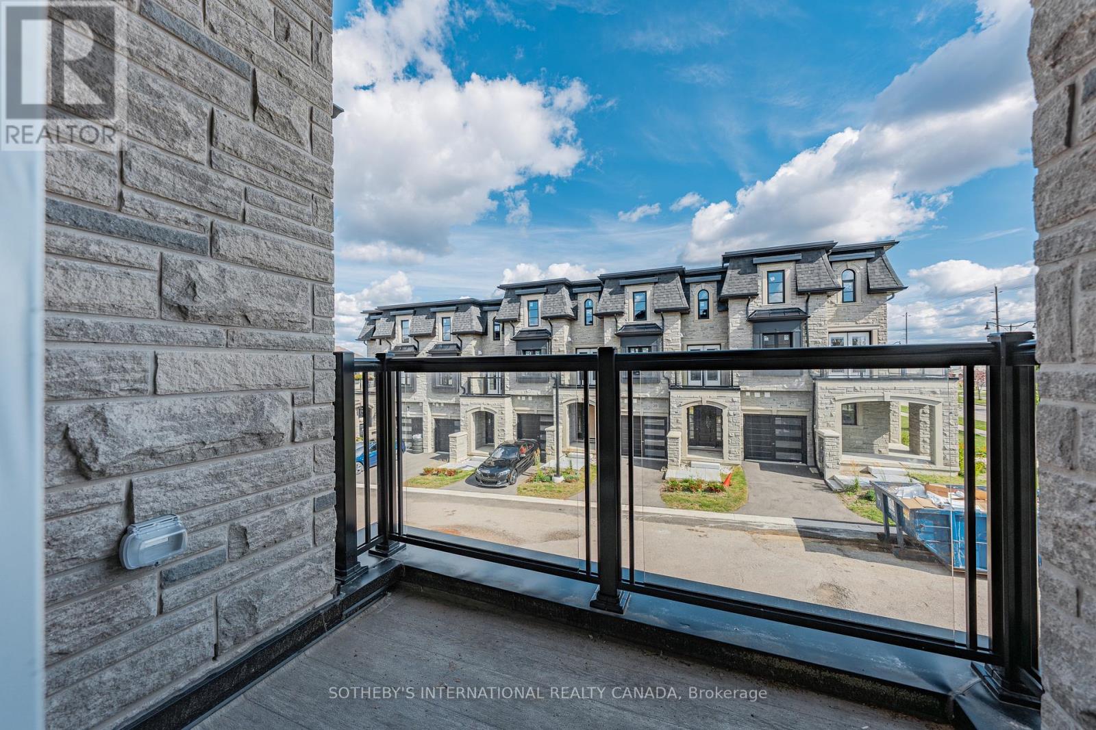#23 675 VICTORIA ROAD N - 17