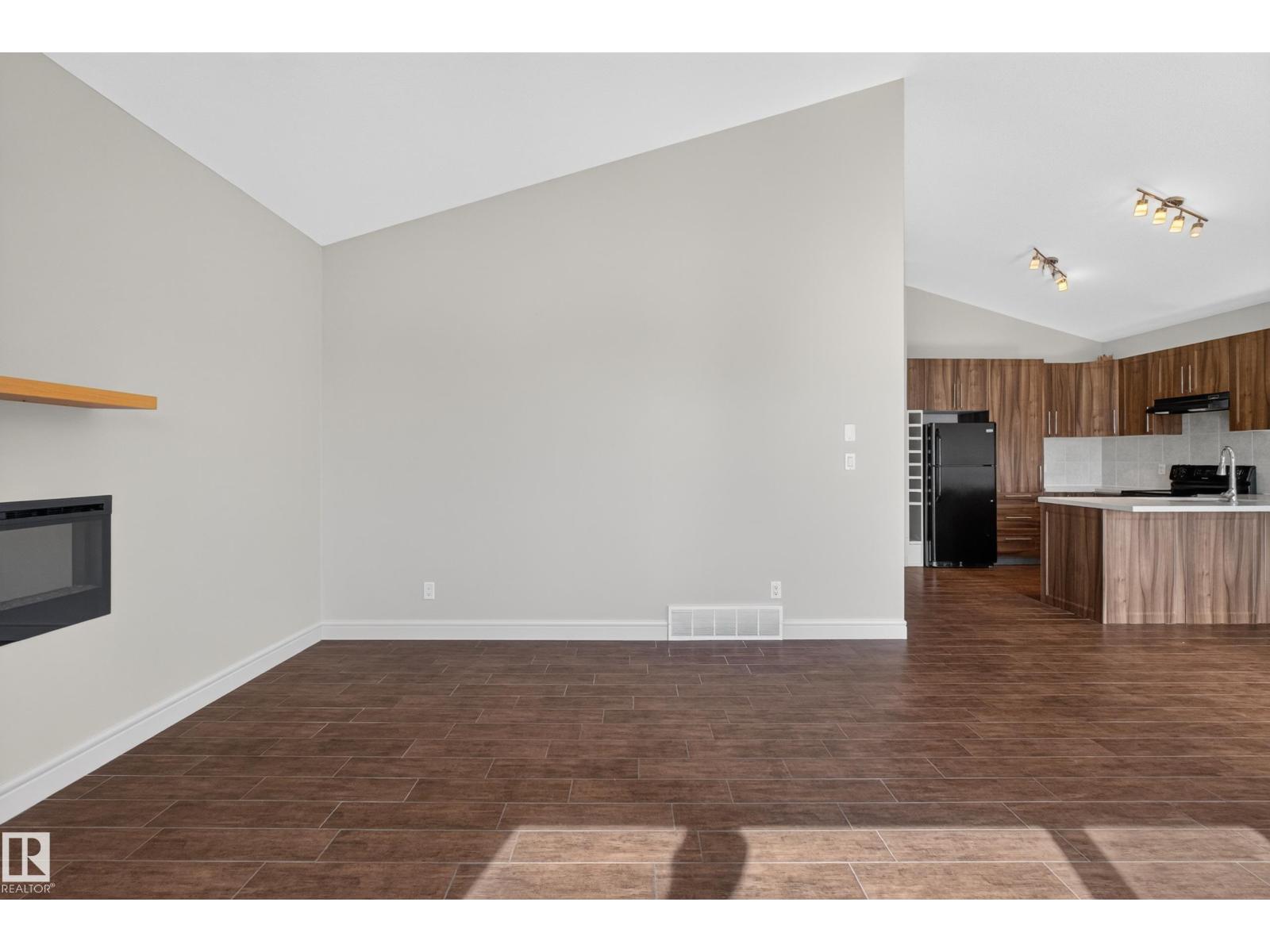 1346 CUNNINGHAM DR SW - 8
