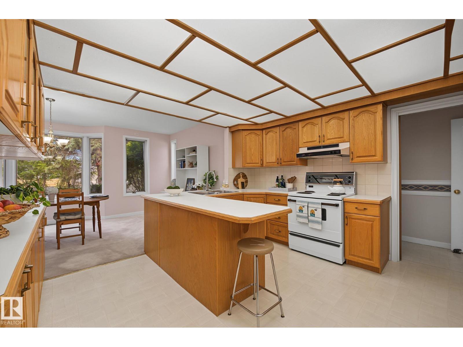 9516 146 ST NW - 10