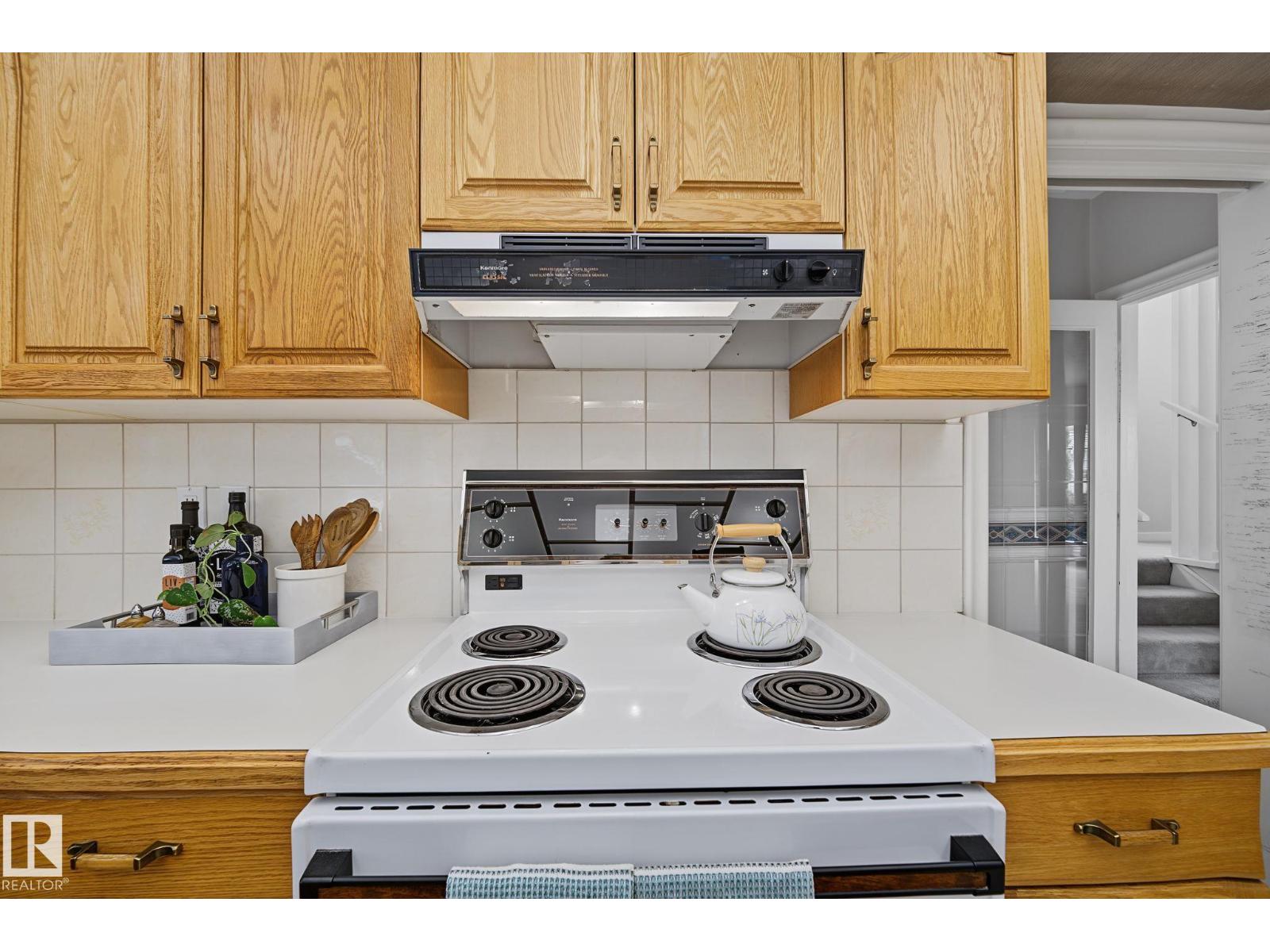 9516 146 ST NW - 12
