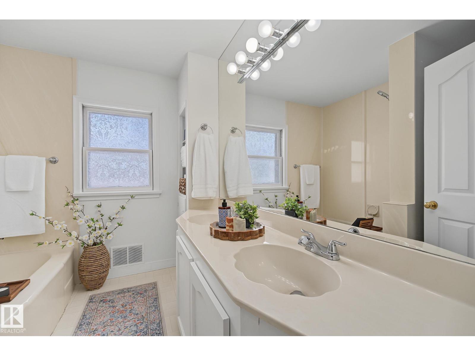 9516 146 ST NW - 27
