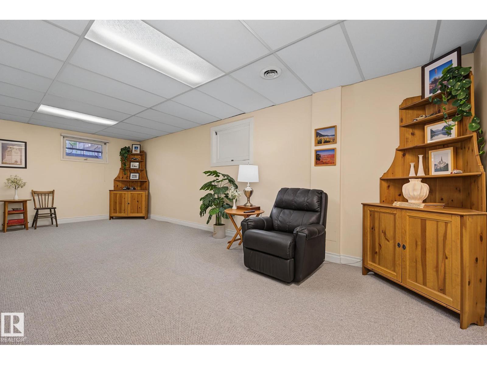 9516 146 ST NW - 40