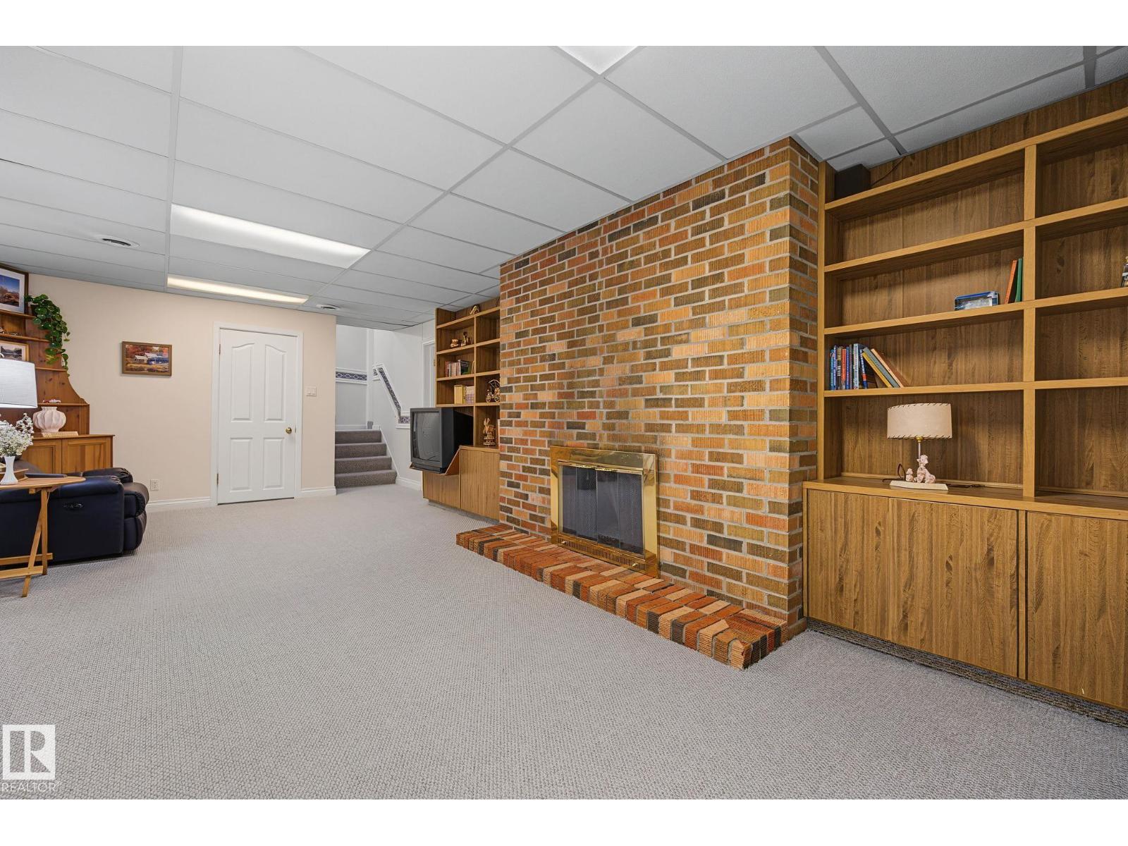 9516 146 ST NW - 41