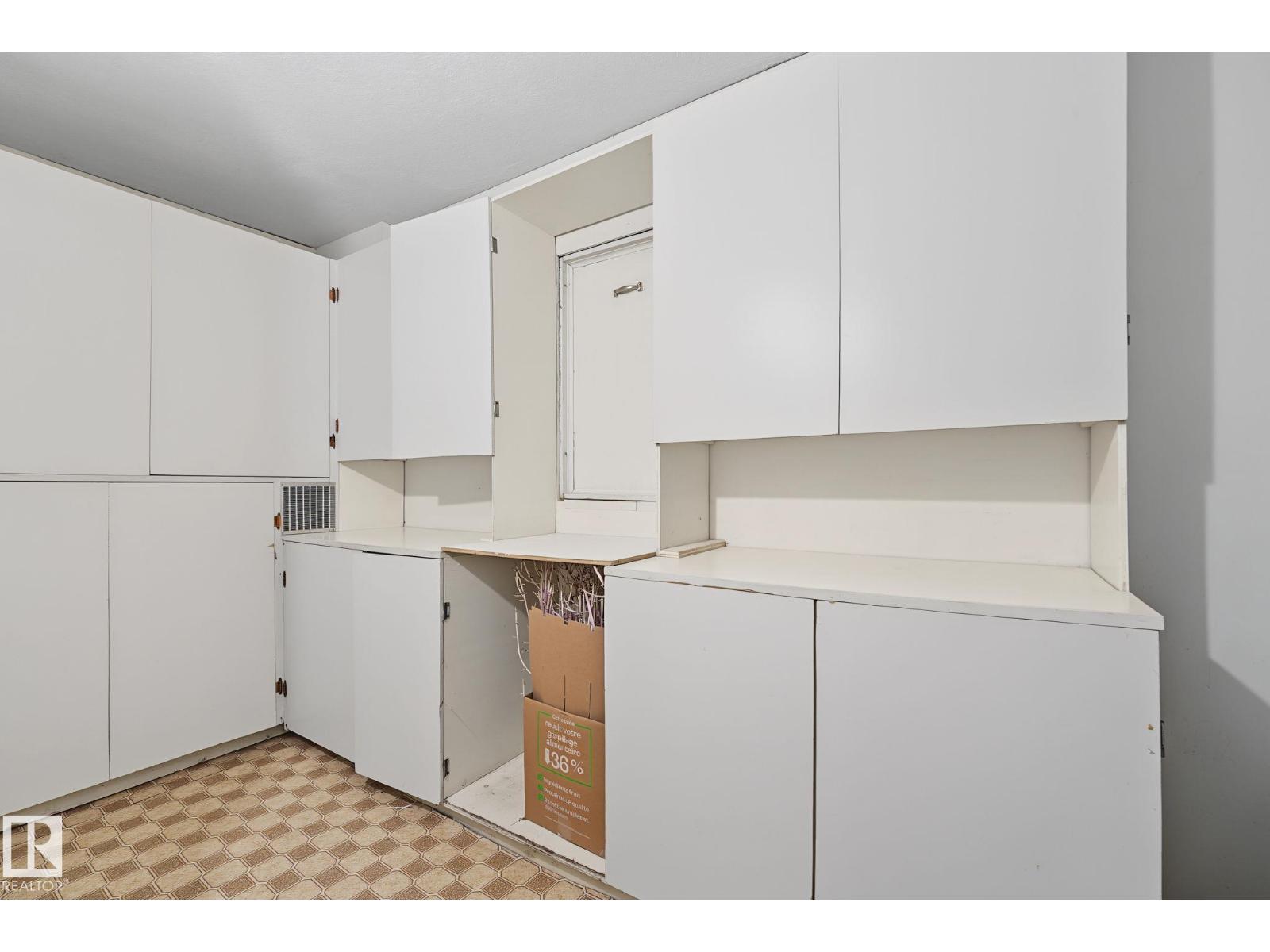9516 146 ST NW - 43