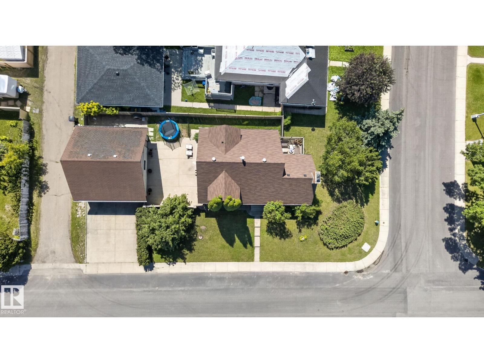 7819 22 AV NW — photo 35