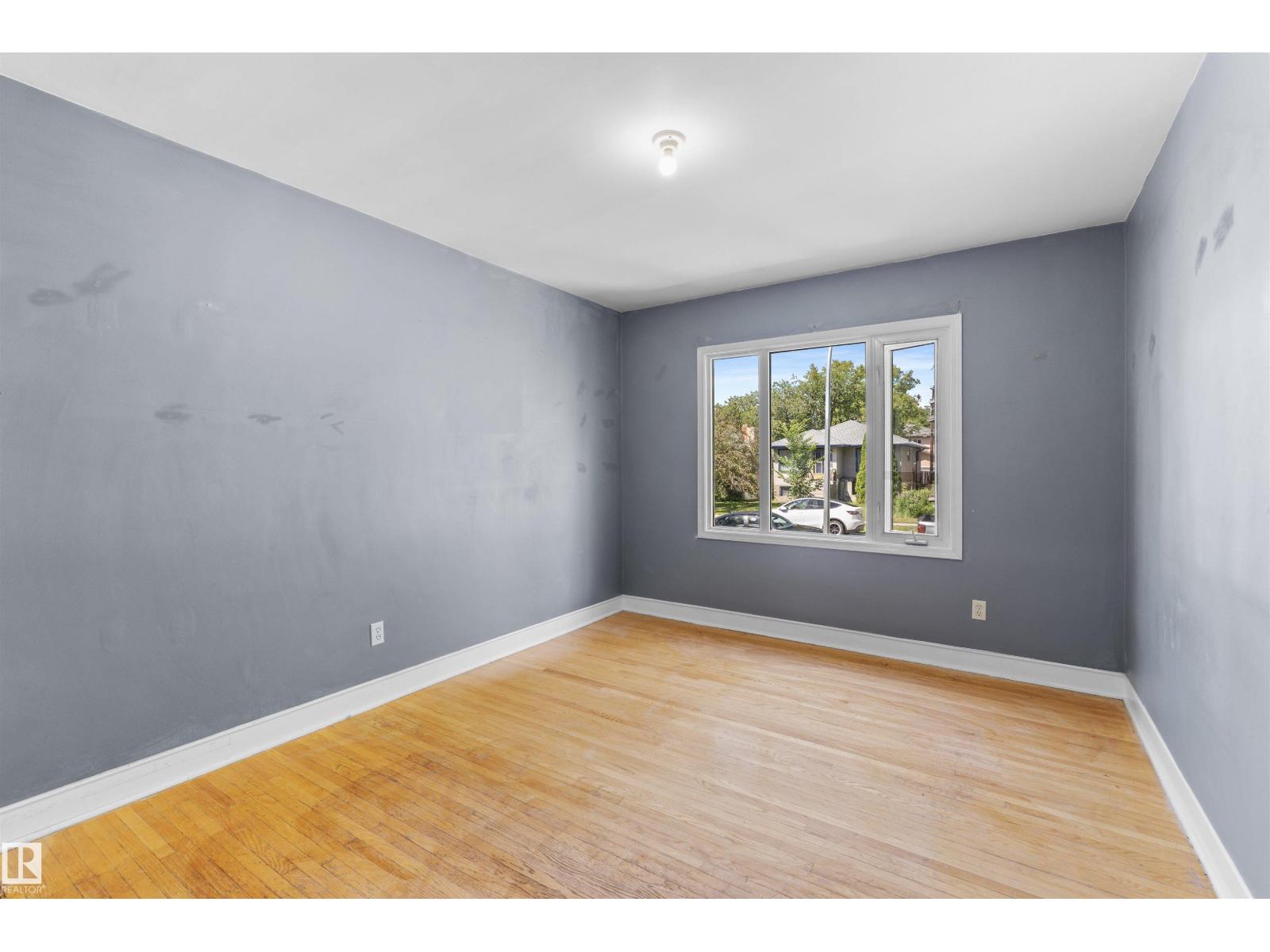 10607 73 AVE NW - 15