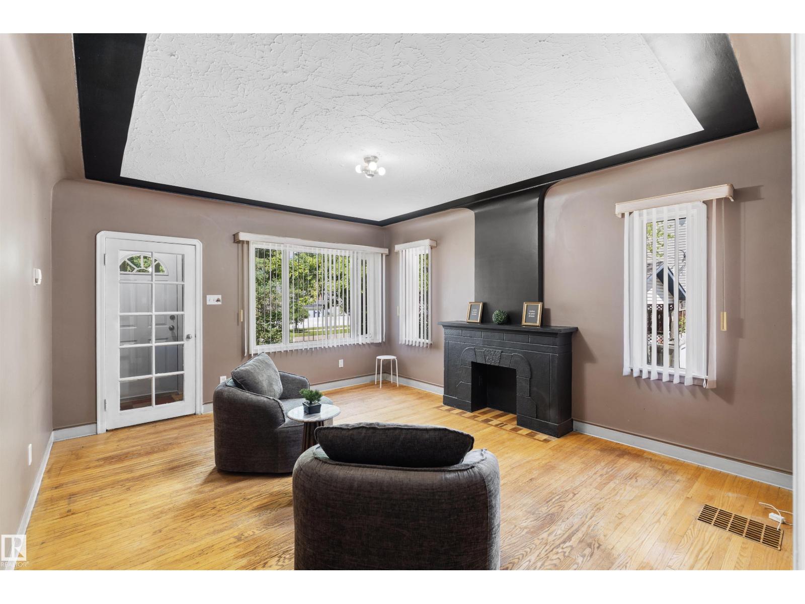 10607 73 AVE NW - 6