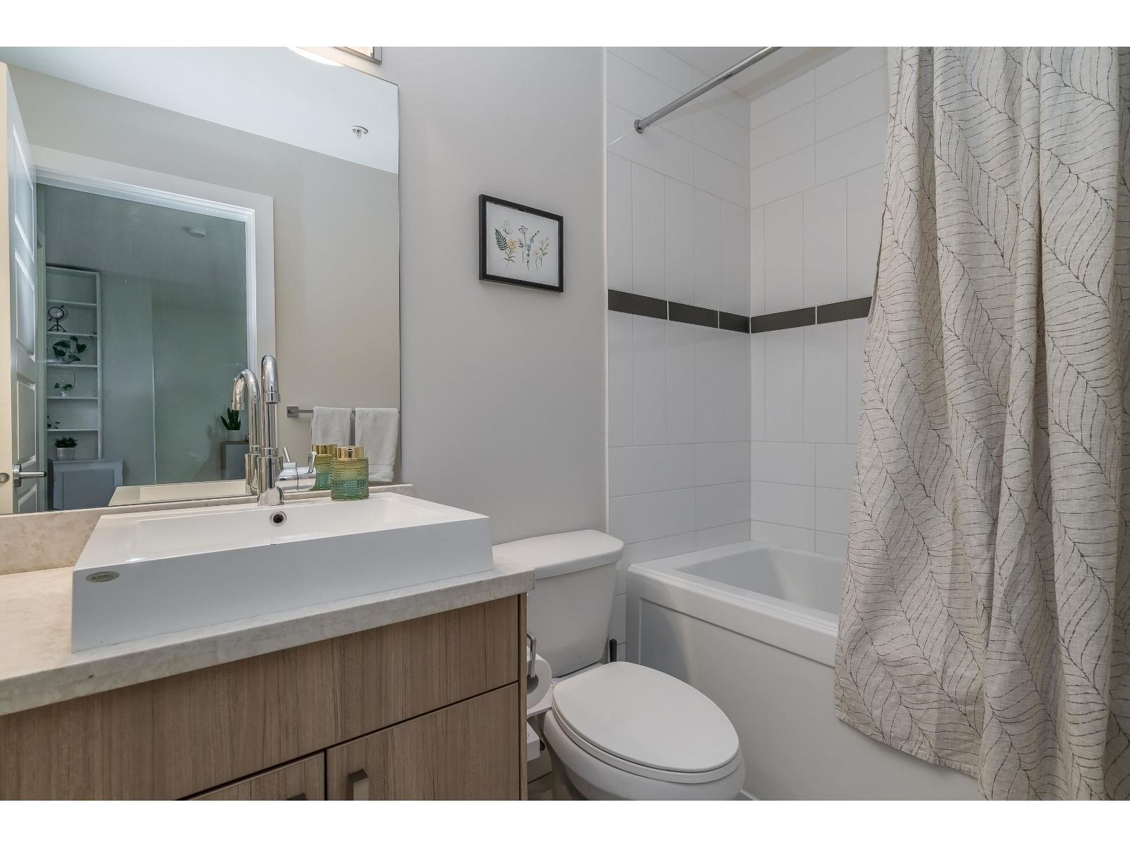 109 20219 54A AVENUE, Langley