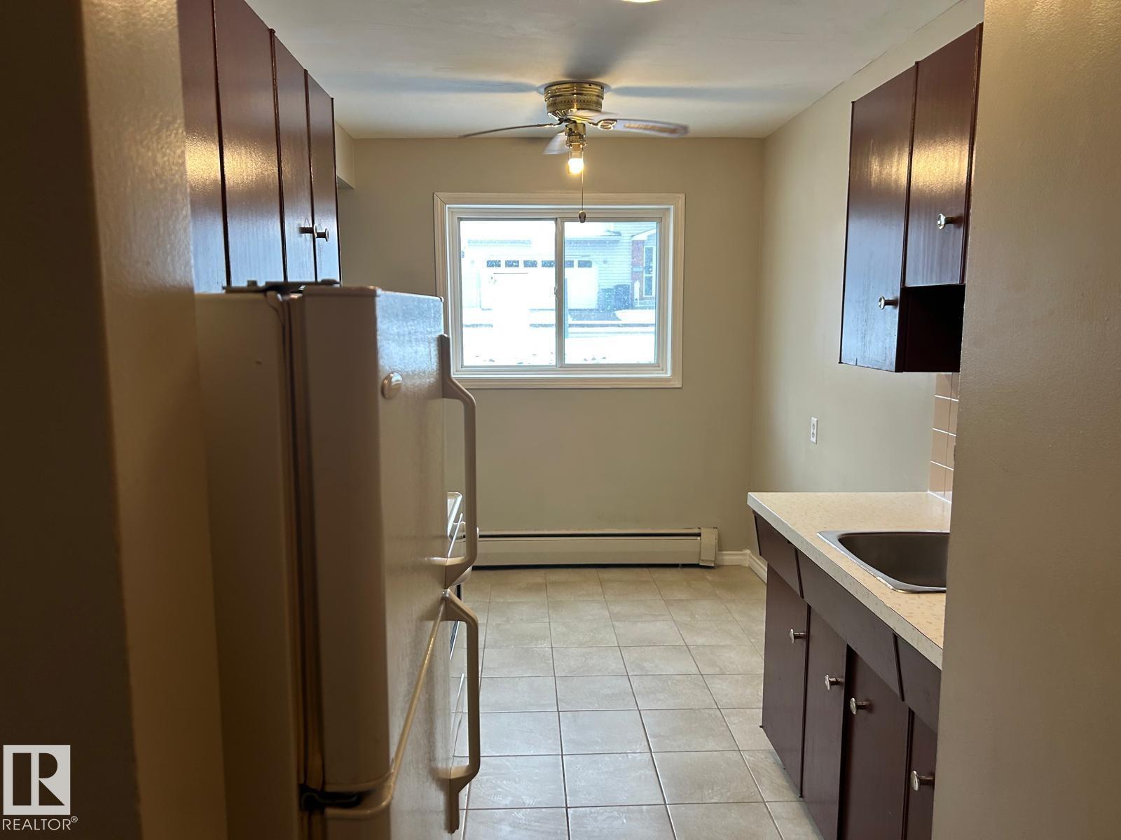 #4 10164 150 ST NW - 8