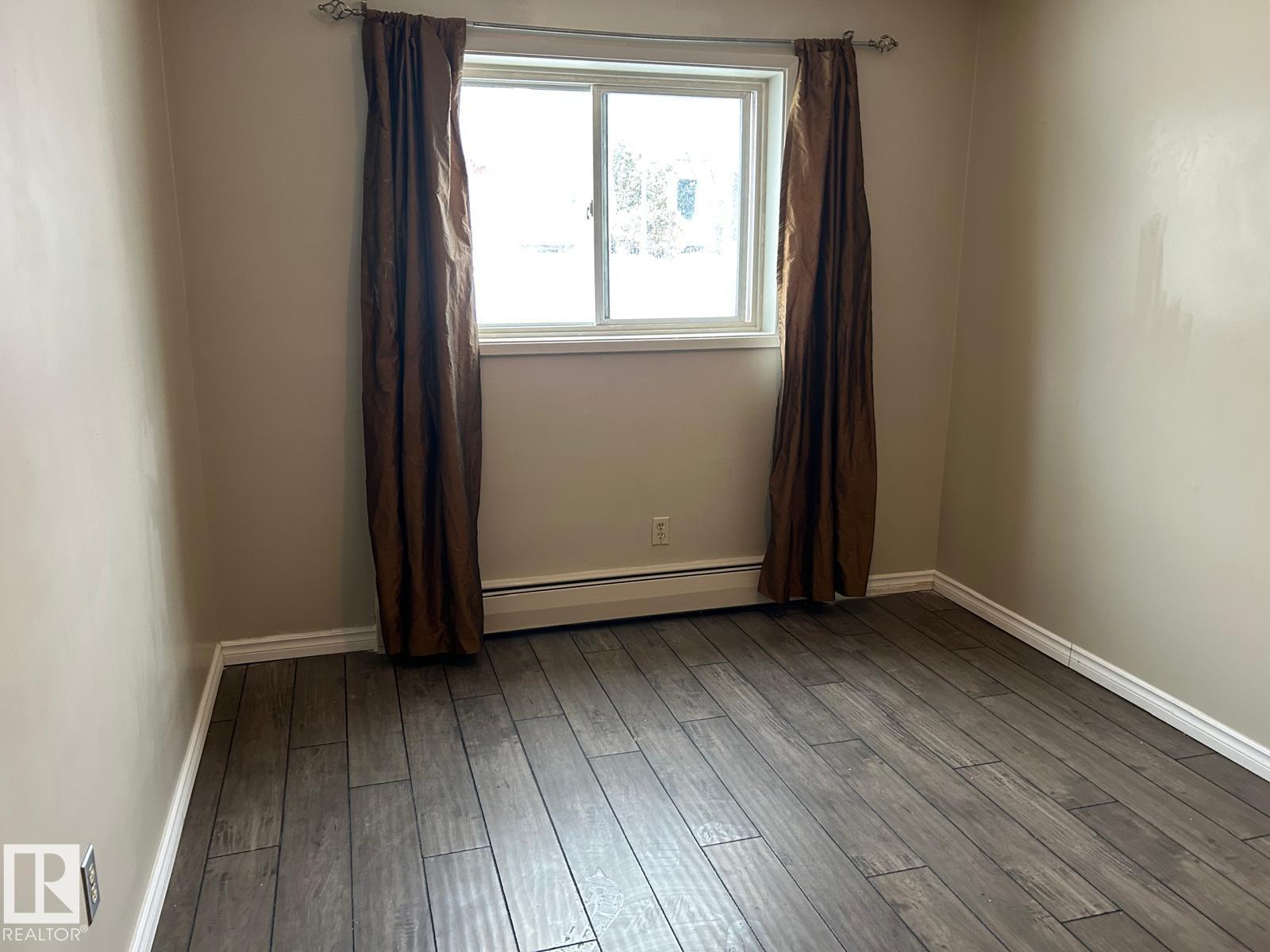 #4 10164 150 ST NW - 12