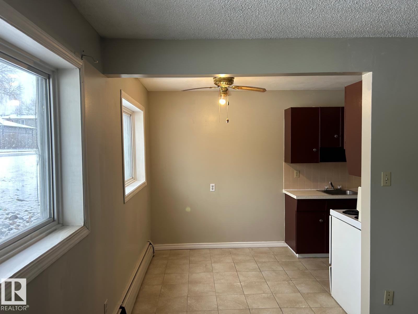 #4 10164 150 ST NW - 10