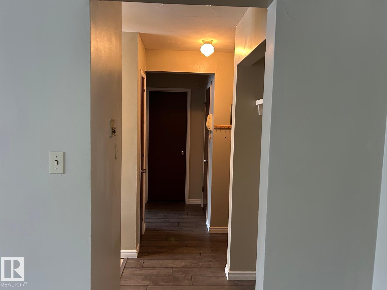 #4 10164 150 ST NW - 15