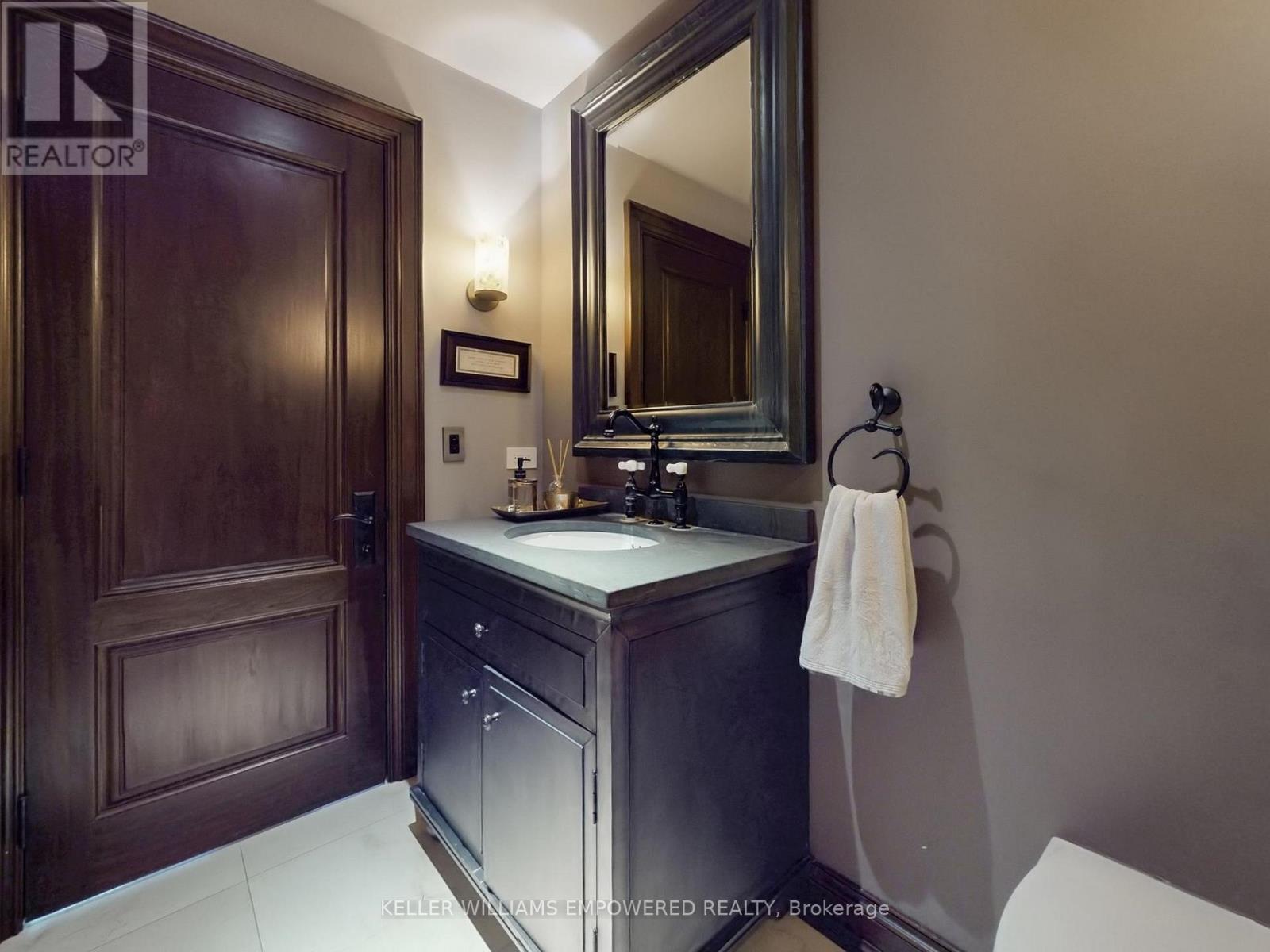43 WOODLAND ACRES CRESCENT - 23