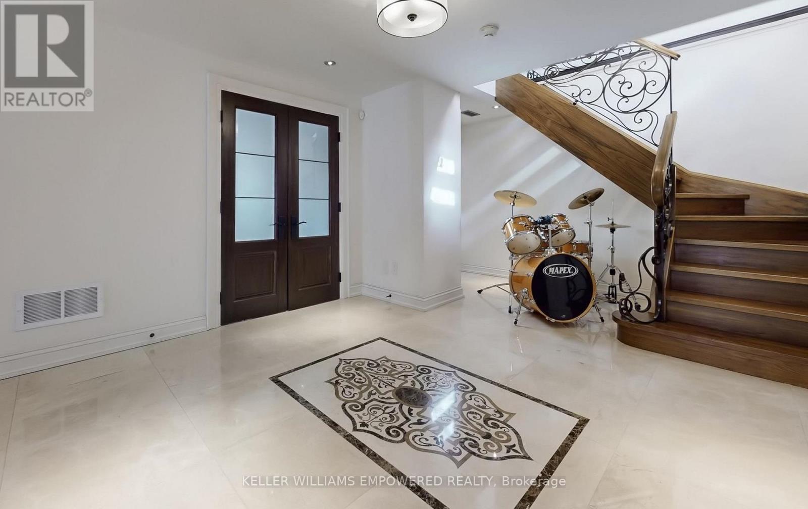 43 WOODLAND ACRES CRESCENT - 41
