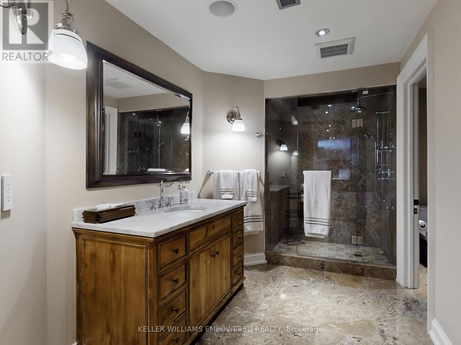 43 WOODLAND ACRES CRESCENT - 45