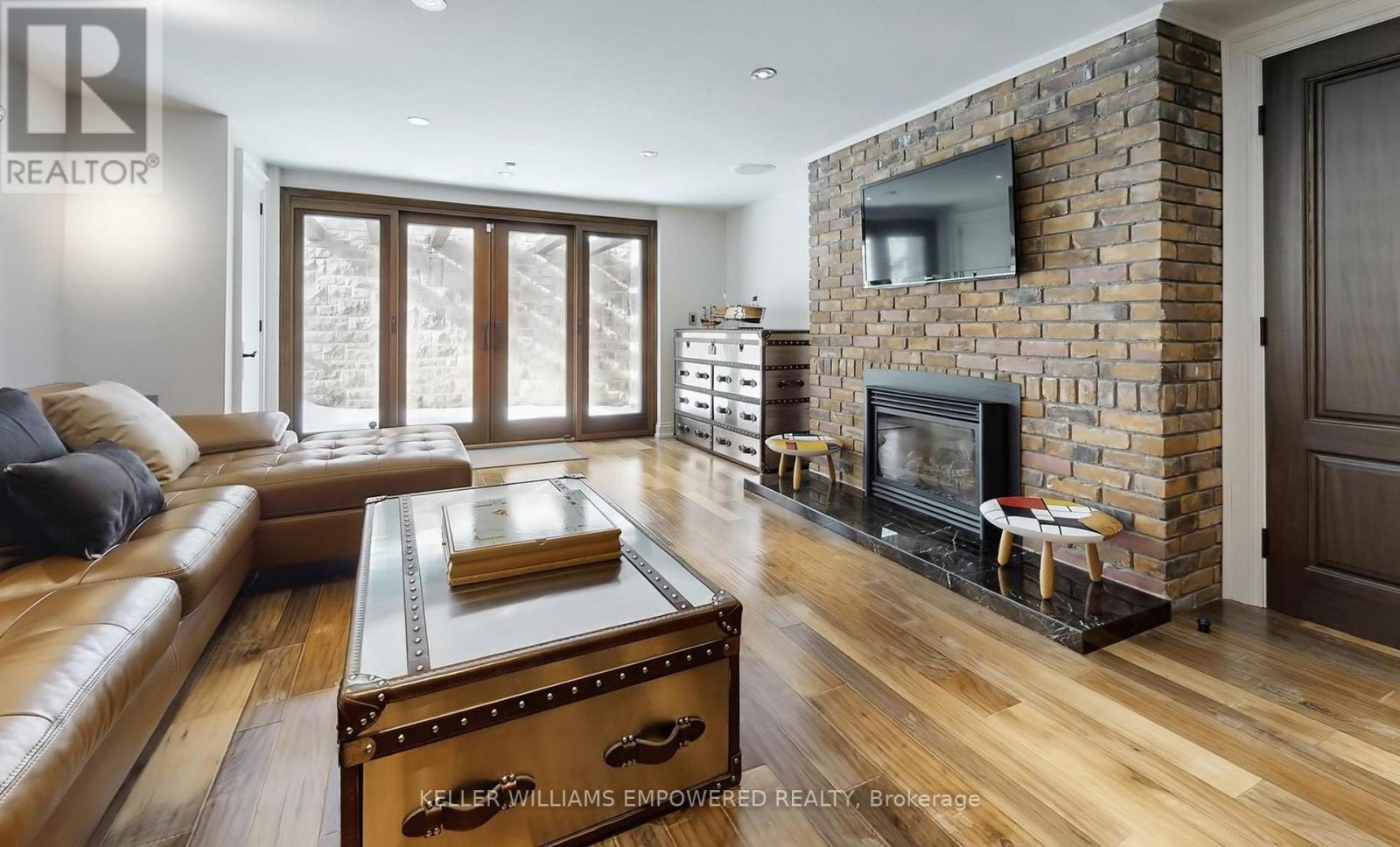 43 WOODLAND ACRES CRESCENT - 43