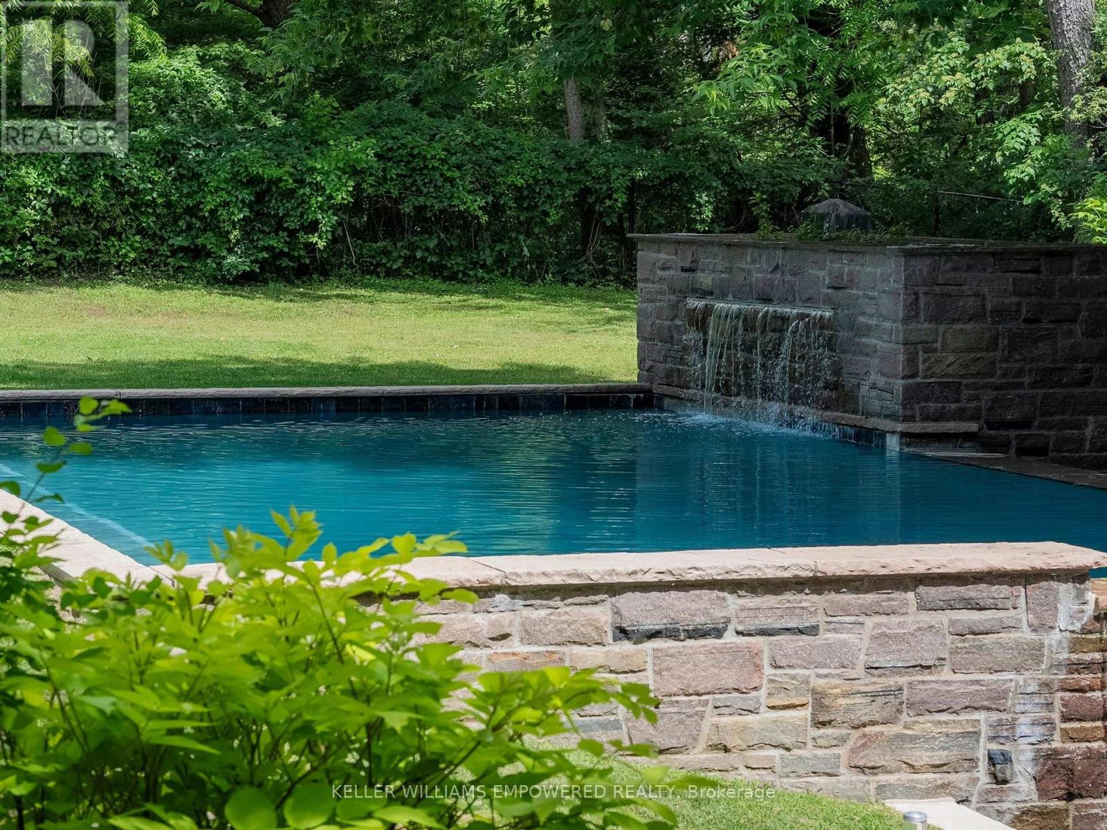 43 WOODLAND ACRES CRESCENT - 7