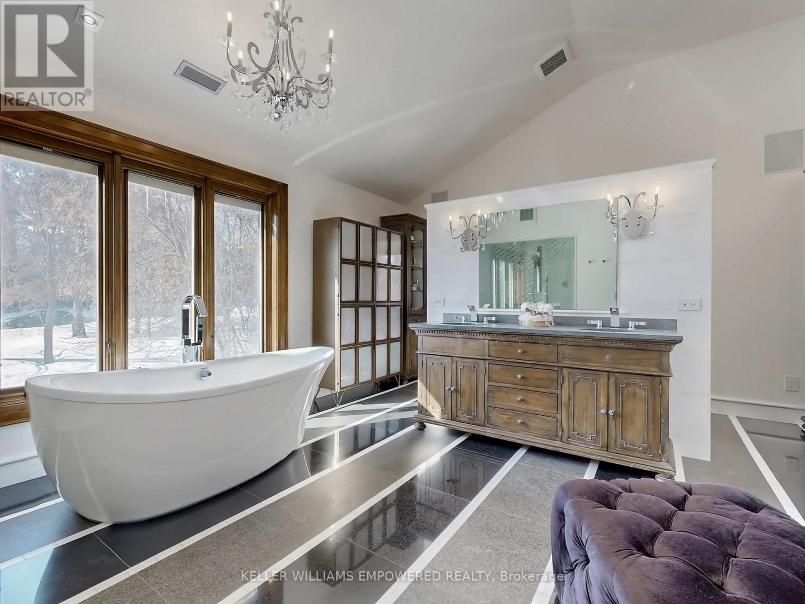 43 WOODLAND ACRES CRESCENT - 29