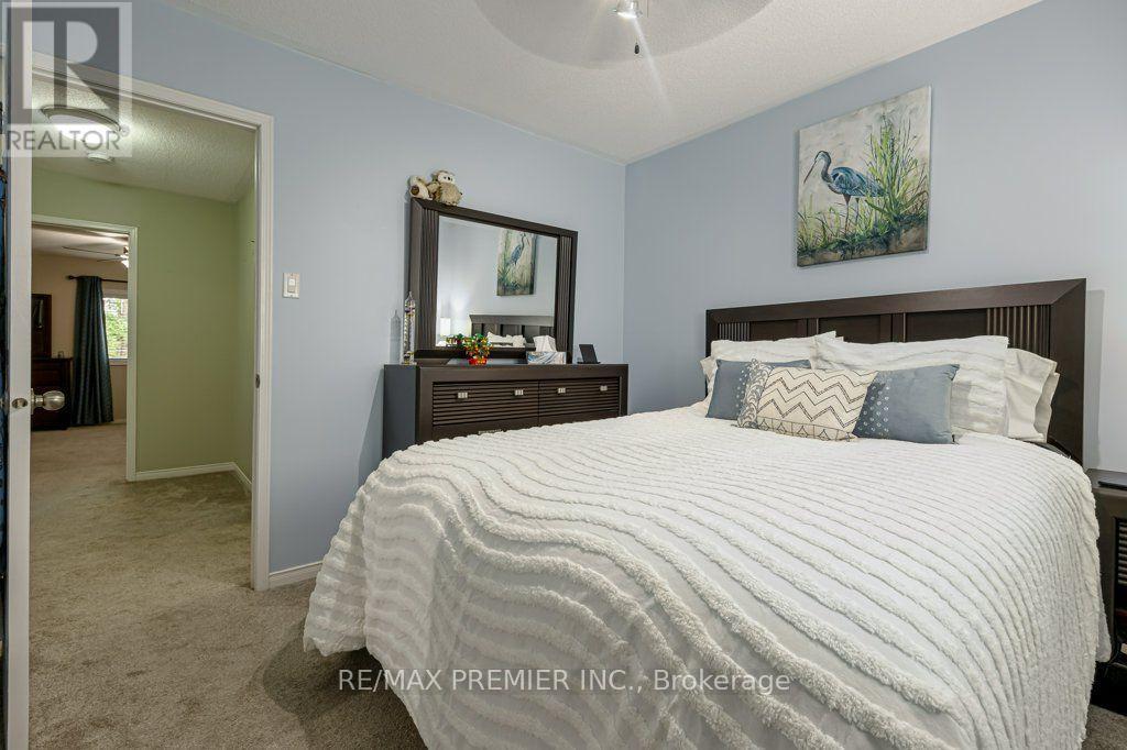 93 KATE AITKEN CRESCENT - Image 24