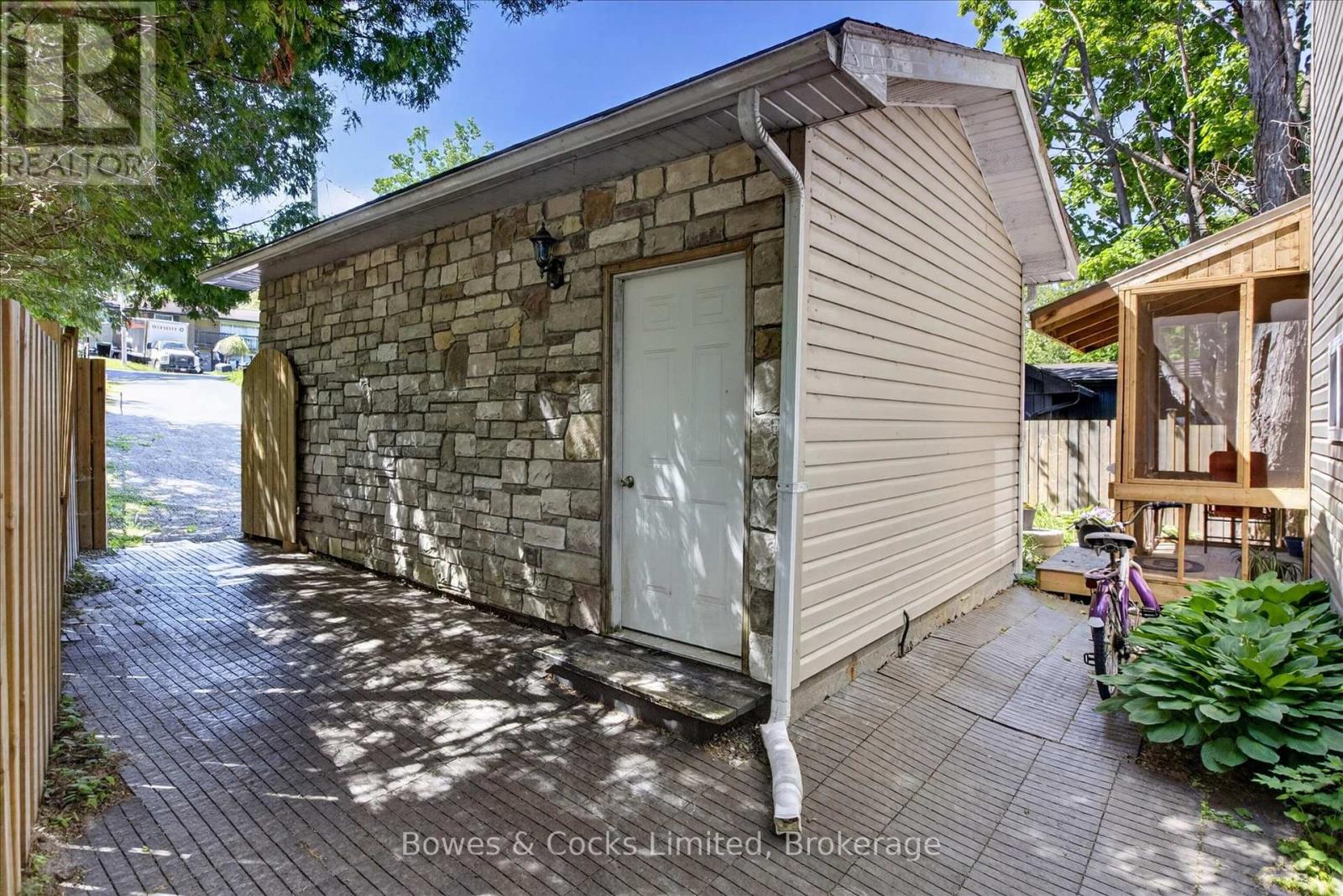122 MARYLAND DRIVE - 13