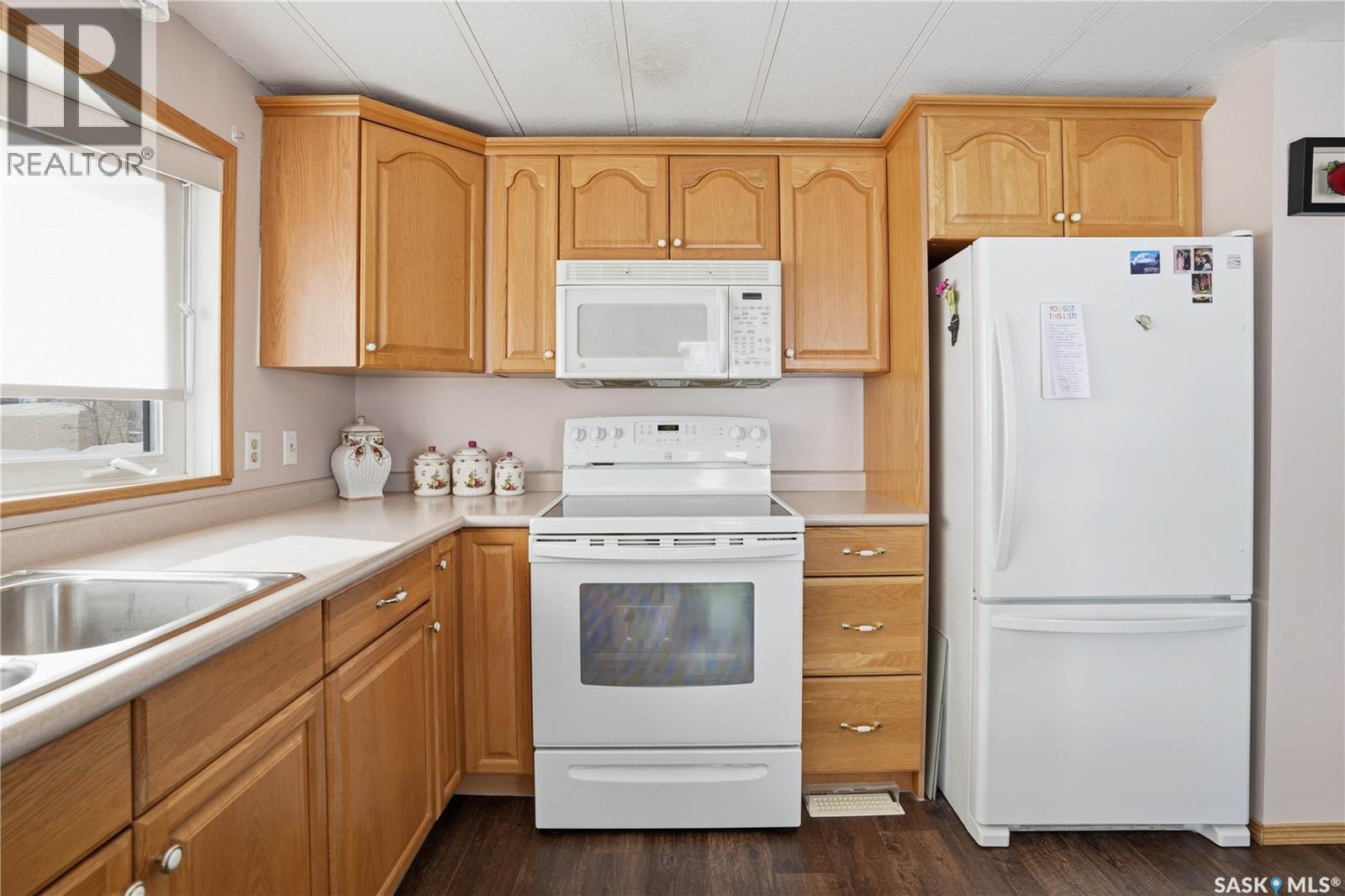 55 Crystal DRIVE - 19