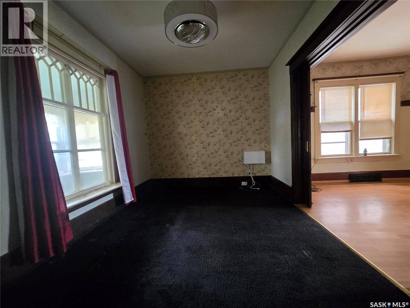 313 3RD AVENUE S - 8