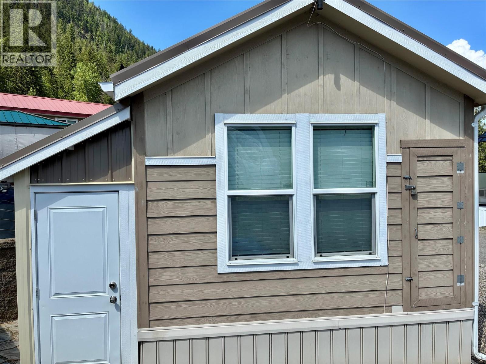 #49 1681 Sugar Lake Road - 38