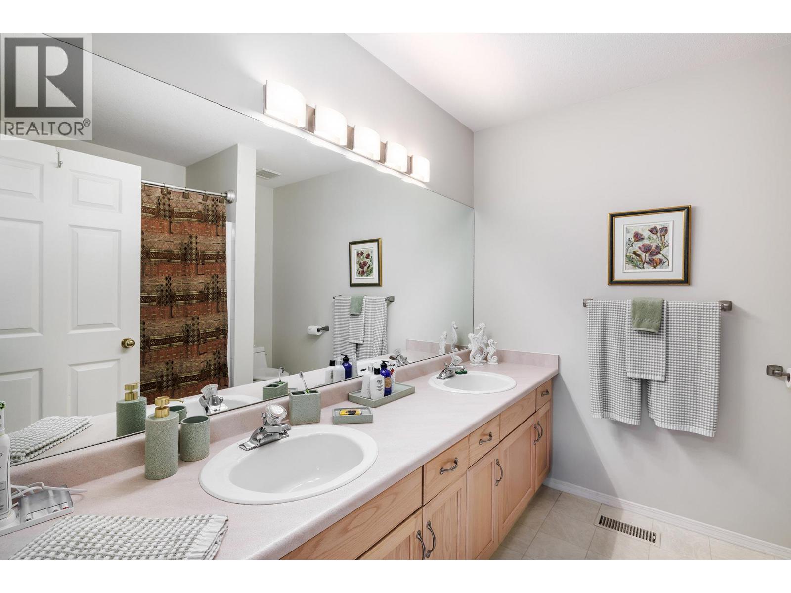 #39 1874 Parkview Crescent - 11